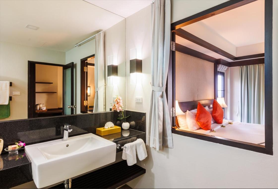 Nang Thong Bay Resort Khao Lak Exterior photo
